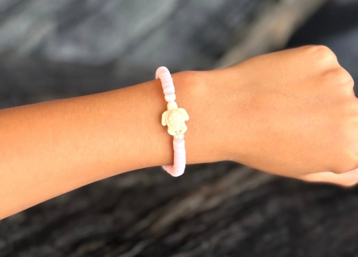 Pink turtle clay bead bracelet
